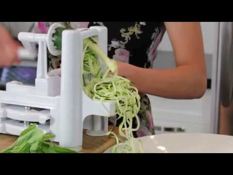 zucchini-pasta-with-raw-marinara---raw-food-recipe---'just-raw'-recipe-video