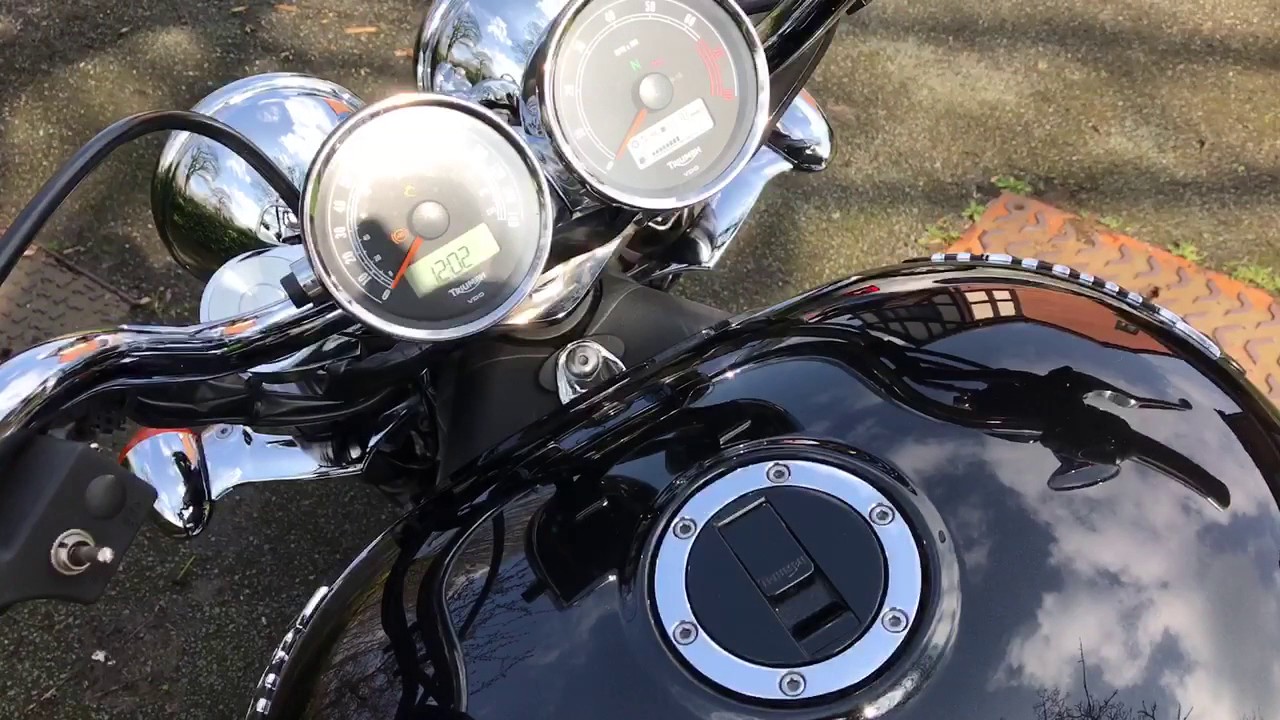 Rocket III Roadster - slip on silencer