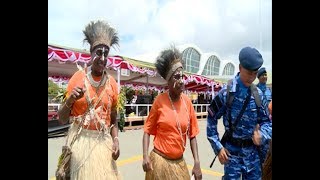 Tni Dan Masyarakat Papua Goyang Maumere Bersama