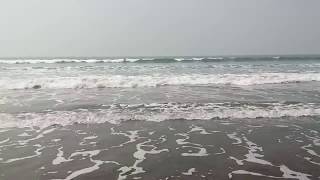 Worlds largest sea beach and its waves.3gp