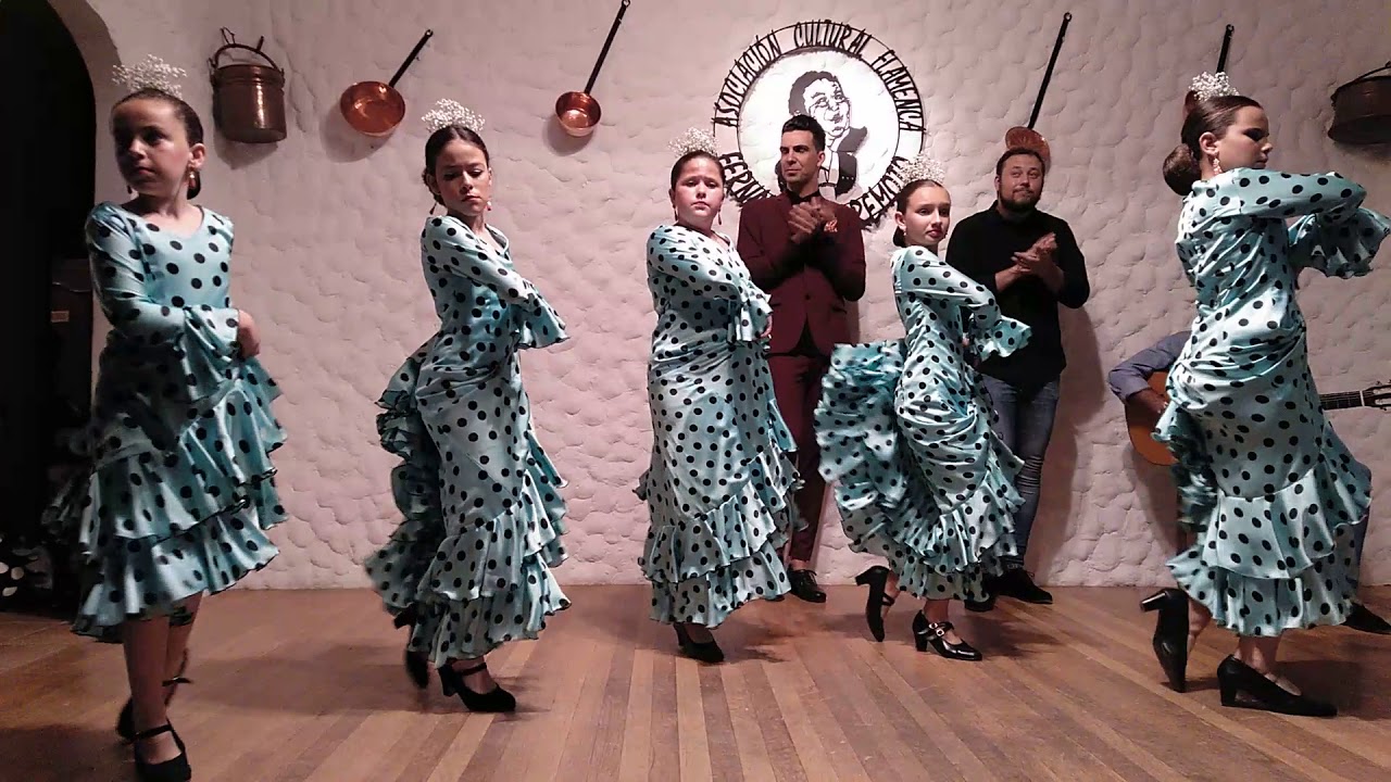 Baile por alegrías de las niñas de Miguel Ángel Heredia
