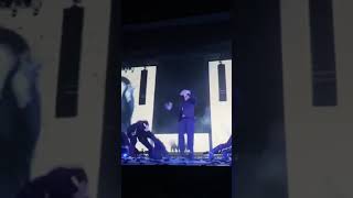 Đỉnh như Jimin tại concert mới nhất của BTS: Trượt chân trên sân khấu mà cứ ngỡ động tác vũ đạo!