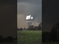 Se forma intenso tornado