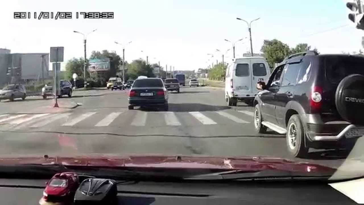 Подрезал и уехал. Подрезал и уехал