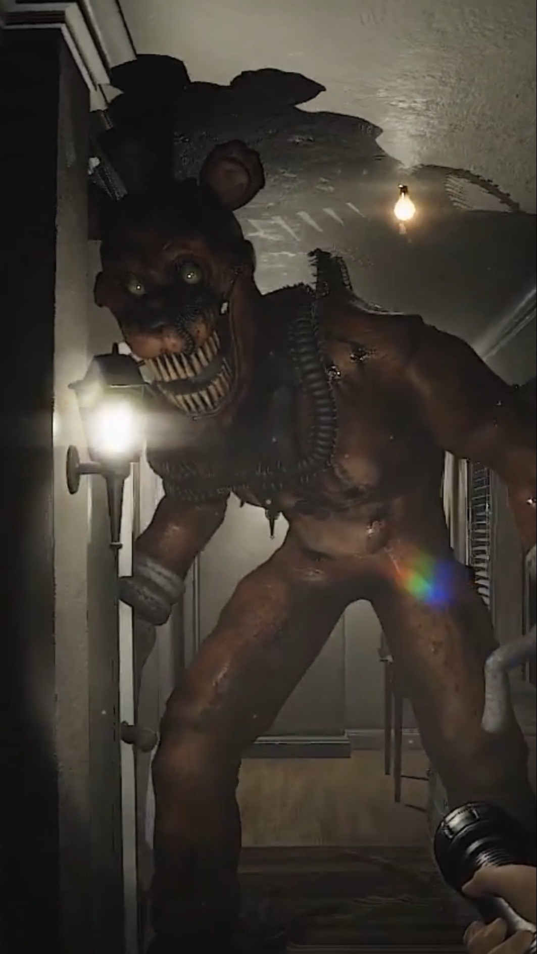 ¿QUÉ OCURRE SI TE ACERCAS DEMASIADO AL FREDDY MÁS ATERRADOR QUE EXISTE?