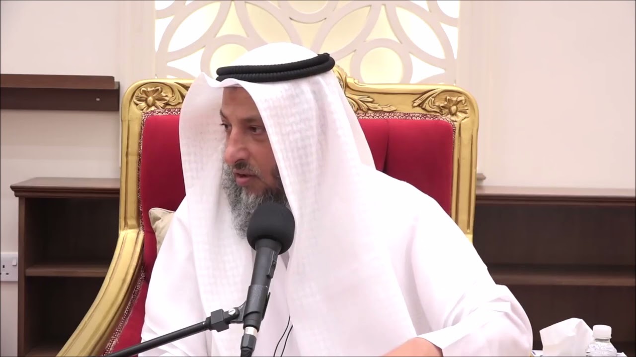 حكم وضح المصحف للقط للتجربة هل سيدوس عليه أو لا ؟  الشيخ عثمان الخميس حفظه الله