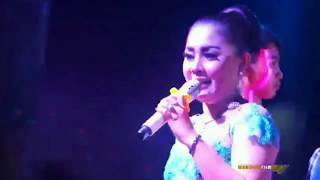 3G YATI LARASATI live BTM #Eddy_zacky yes..!!