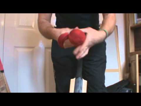 How to knock in your cricket bat