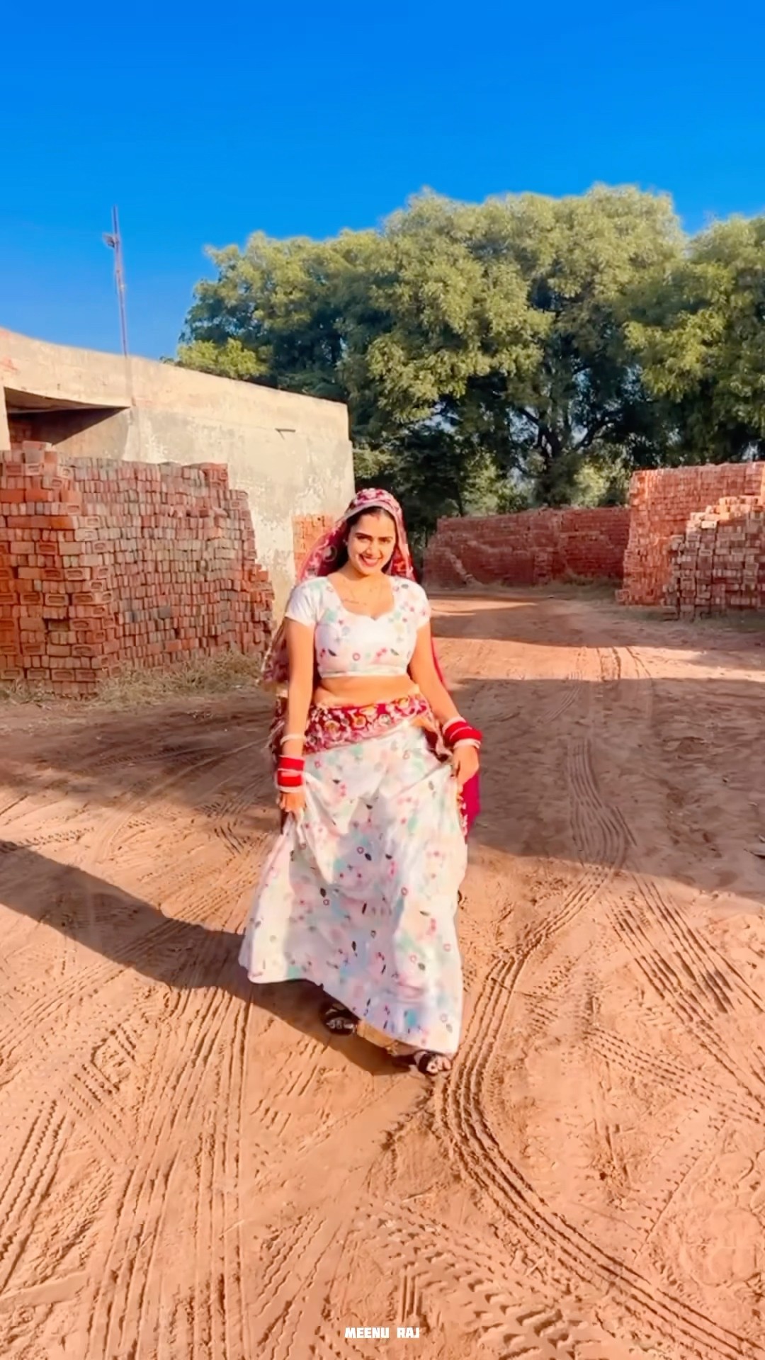 आयेगा मजा अब बरसात का ☔️#shorts #meenu #trending #ytshorts #love