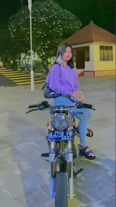 story wa terbaru cewek cantik naik honda cb klasik