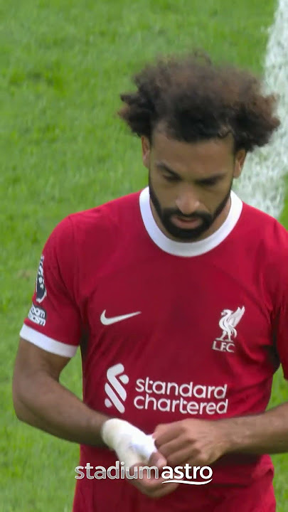 Mo Salah was NOT happy to be subbed off against Chelsea 😡