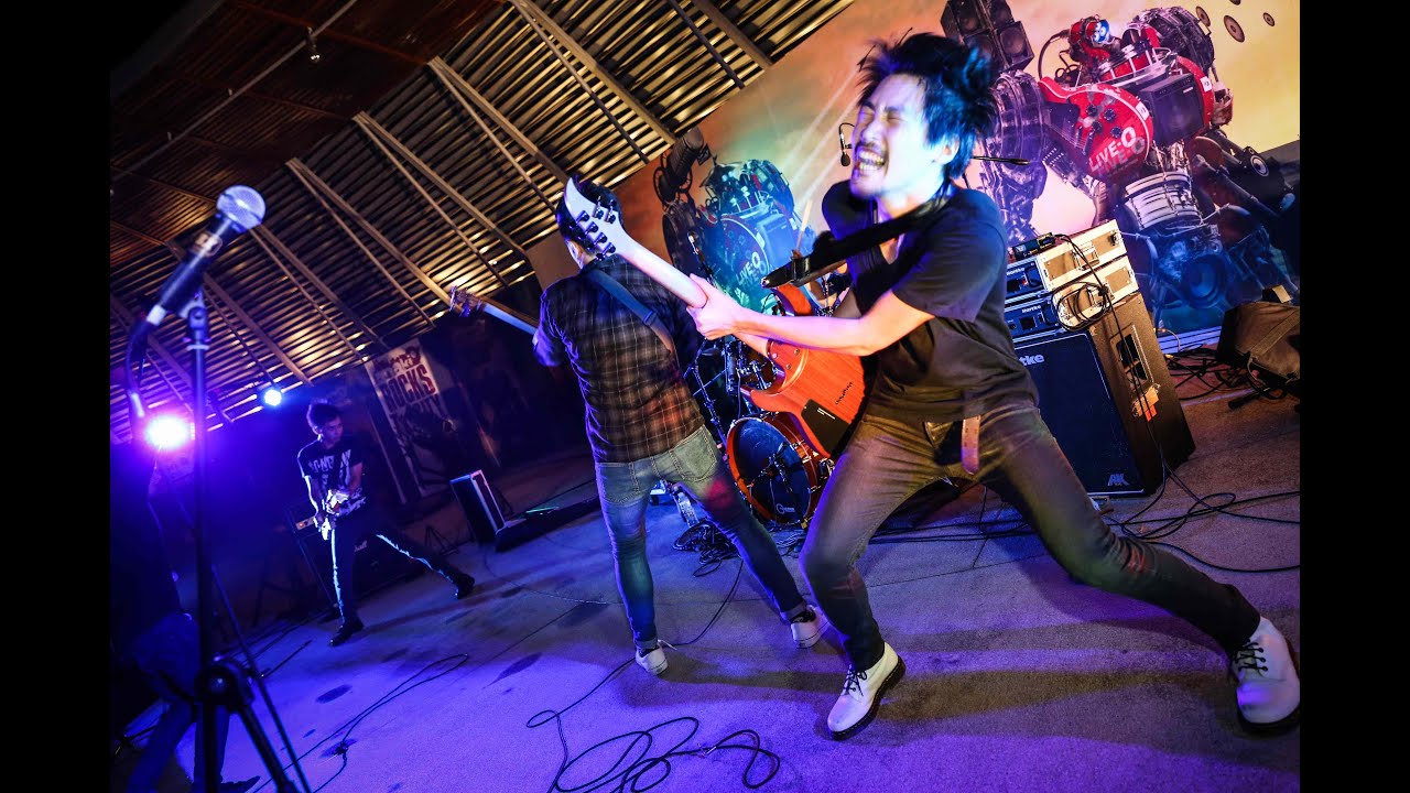 Guarda Anaki Rocks the City 2015 Highlights ★ Live-O Five-O ★ Anaki Records su YouTube Guarda Anaki Rocks the City 2015 Highlights ★ Live-O Five-O ★ Anaki Records su YouTube