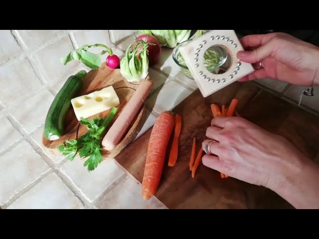 TAPU' IL TAGLIA PUNTARELLE, Artigianale, Made in Italy Slicer, Utensile  Multiuso Manuale da Cucina, Mandolina Affettaverdure Ta…