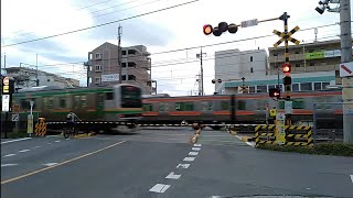 ＪＲ宇都宮線　土呂駅前のオーバーハング踏切