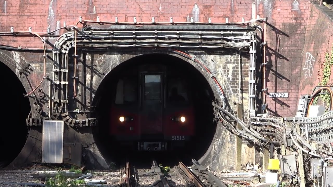 London Underground 1995 Stock 51513 and 51514 at Hendon Central