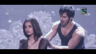 Alia Bhatt, Varun Dhawan and Siddharth Malhotra Dance Performance Resimi