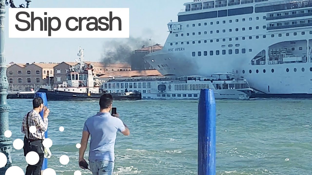 cruise boat crash venice