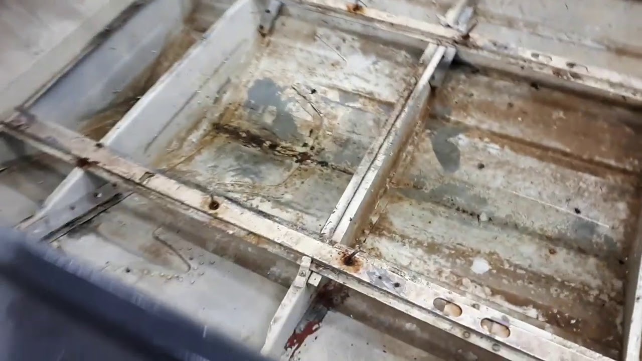 Казанка 5М4 в ремонт . Бензобак и АКБ . - YouTube