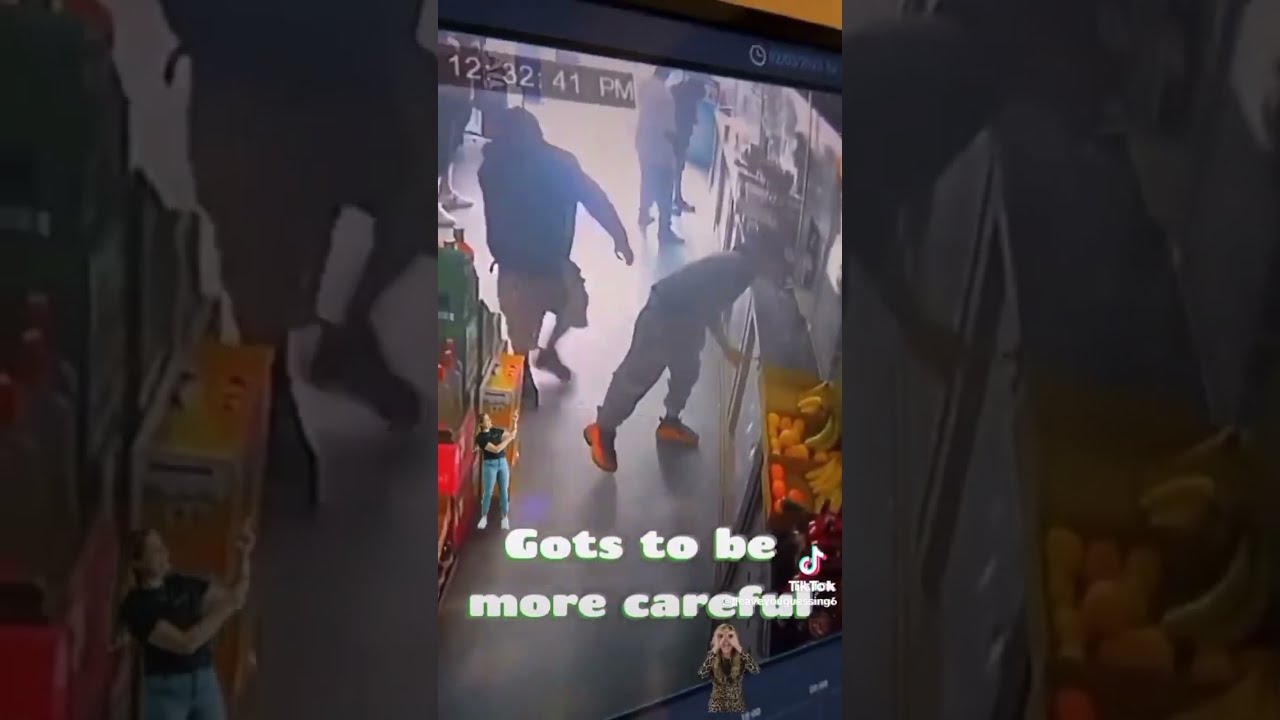 Guy Gets Gun STOLEN From Him In 0 6 Seconds LEARN HOW TO CONCEAL CARRY Guns Gunguy Viral