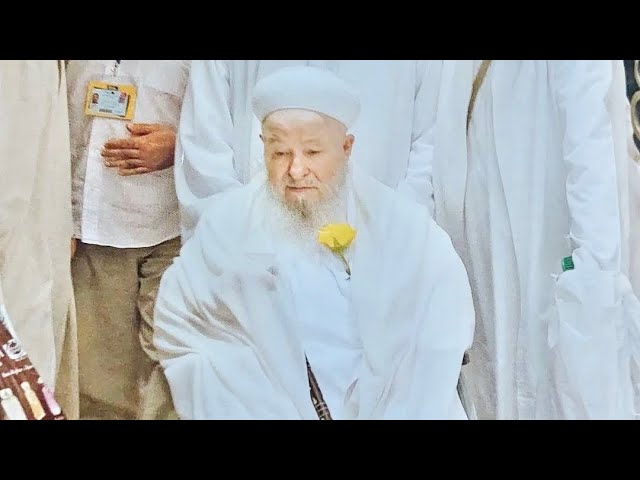 Shaykh Mahmud Efendi visiting Masjid al-Nabawi with 50,000 students class=