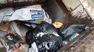 Hopper  View Watch The Exploding Bags HD view Clear audio