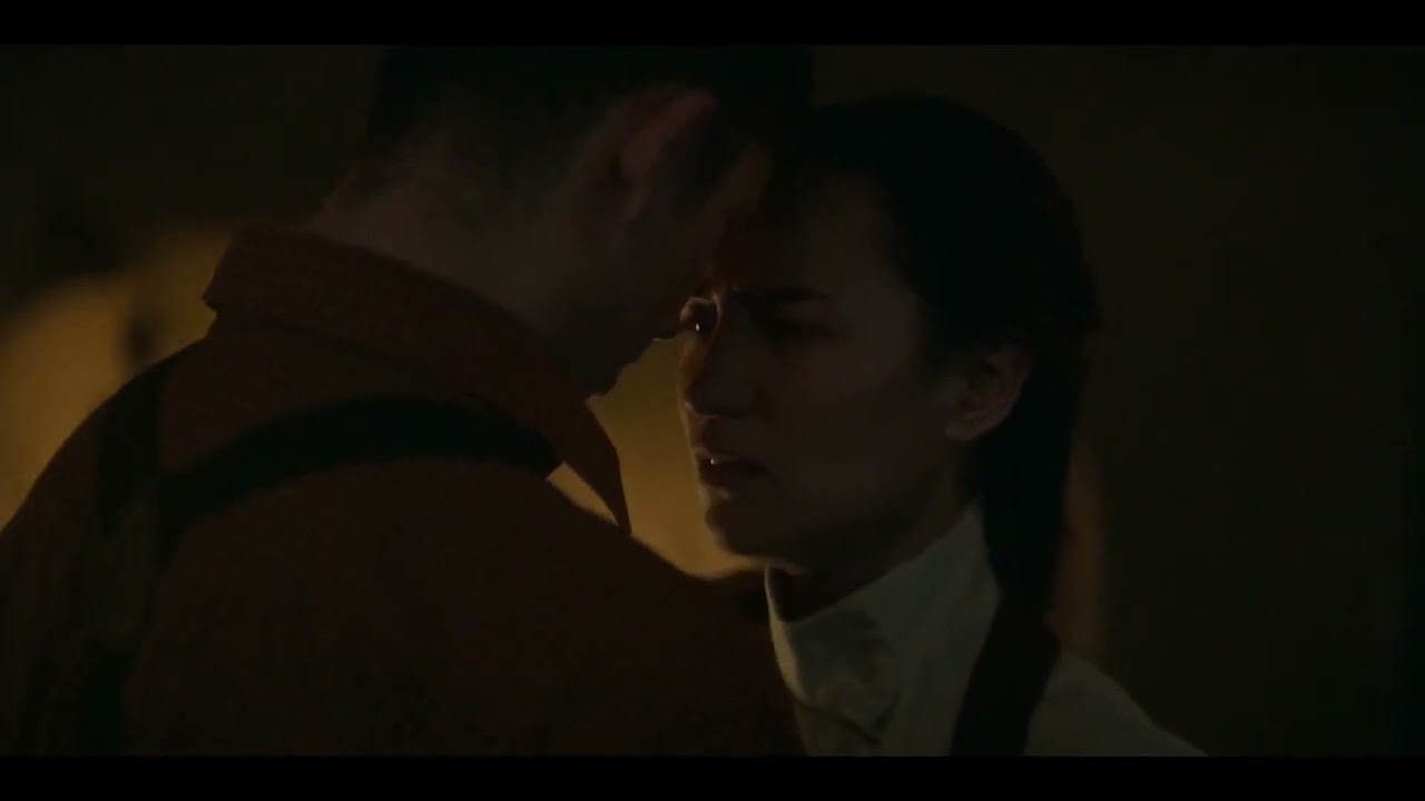 Shadow and Bone season 2 _kiss scene--- (Alina and Maylen)