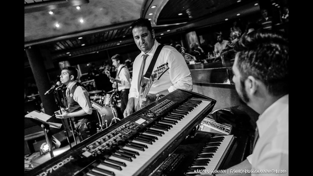 Isaac D. Martin performing at the Monarch Cruise (Pullmantur)