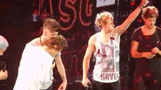 One Direction- What Makes You Beautiful (Harry's solo) || Washington DC 06.23.2013