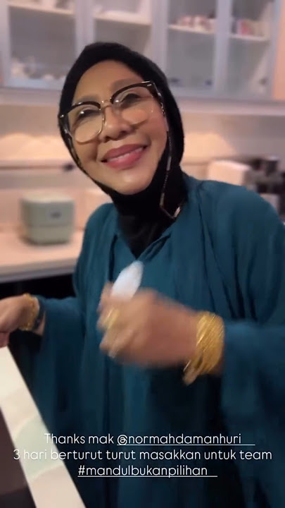 Normah Damanhuri Buat Cucur...Sedapnya...