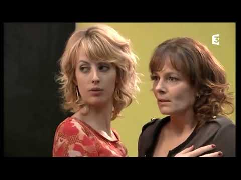 French Soap actresses lesbian kiss (Sara Mortensen & Cécilia Hornus)