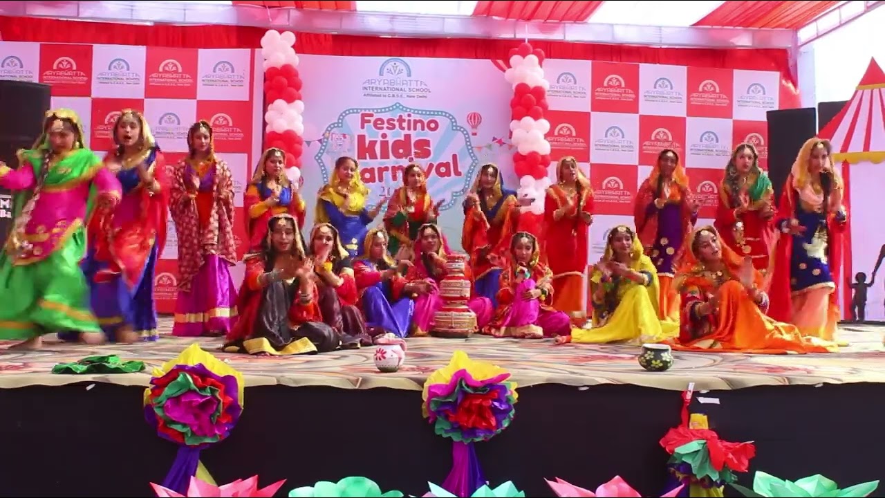 #gidhagirls #punjabifolkmusic #punjabifolkdance #punjabisuits 