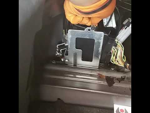 2004-2008 Chrysler Crossfire Convertible Top Module Replacement