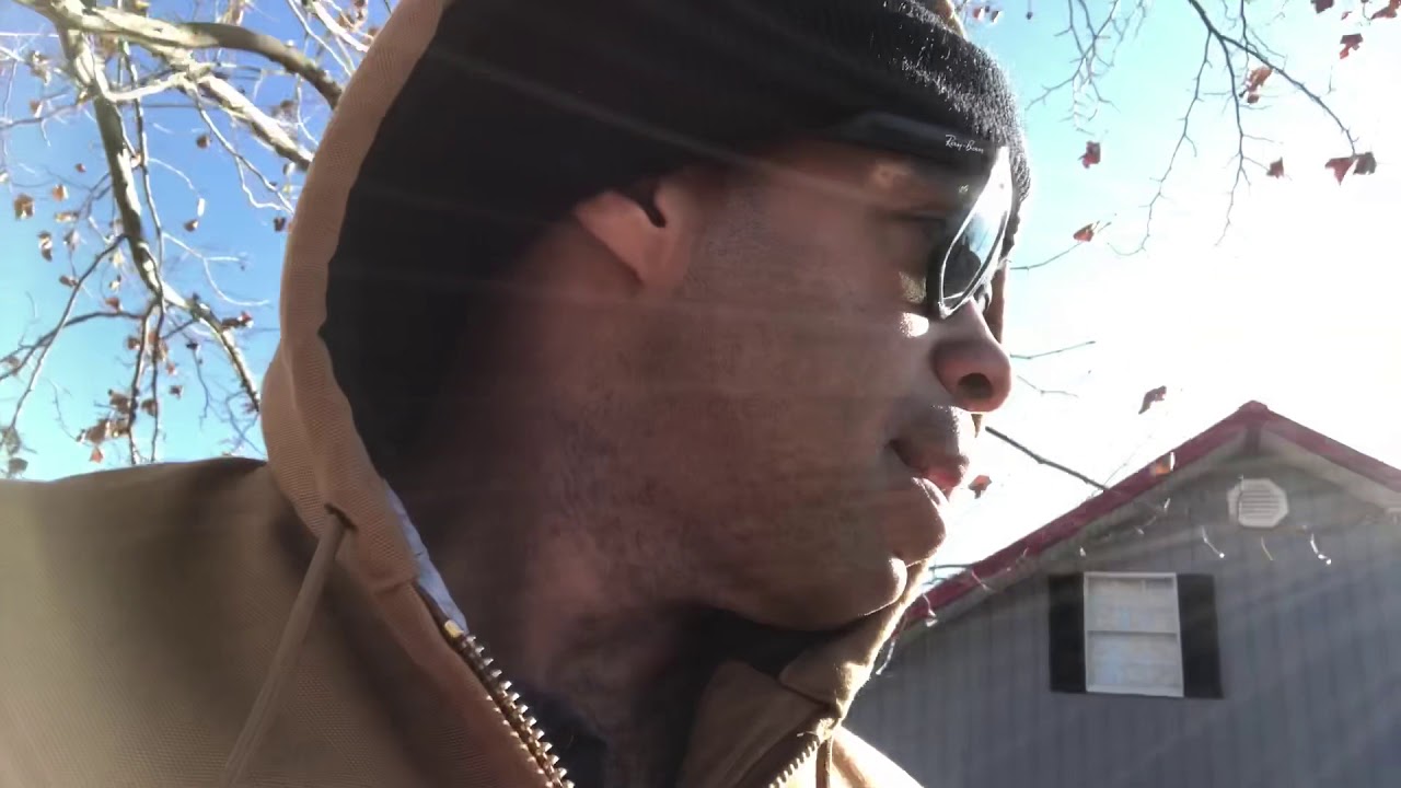 LS XG3025 Compact Tractor in action