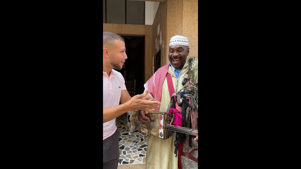 سـوســــام حمق واحد لكناوي جبد ليه خمسين درهم جبد لفلوس لبولحية من لحيتو سحاب ليه واش عندو الجنون 🤣🤯