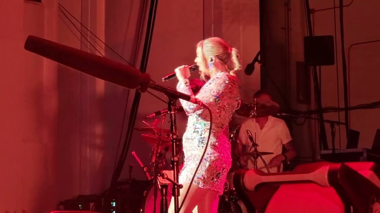 Lauren Alaina - ONE BEER Part I(HARDY cover) - Live PNC Bank