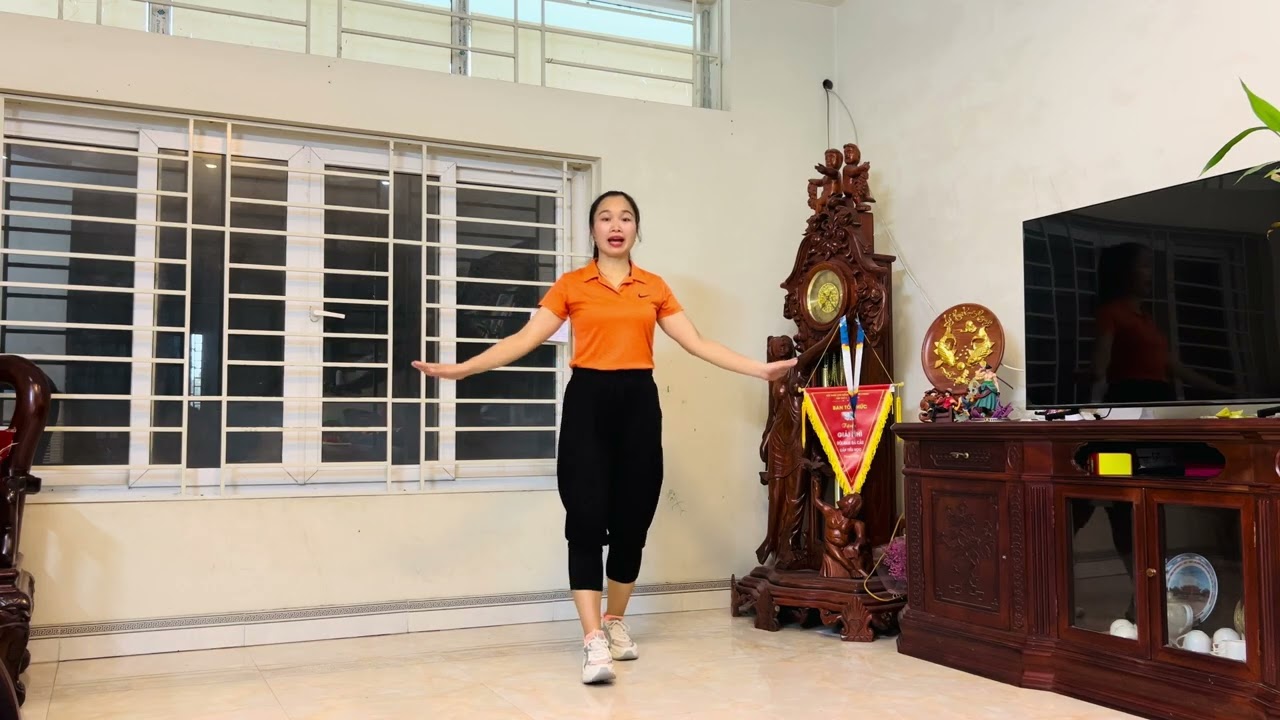 МЕДЛЕННОЕ РУКОВОДСТВО С ПРОСТЫМИ УПРАЖНЕНИЯМИ ВЬЕТНАМ С ГОРДОСТЬЮ ШАГАЕТ В БУДУЩЕЕ.