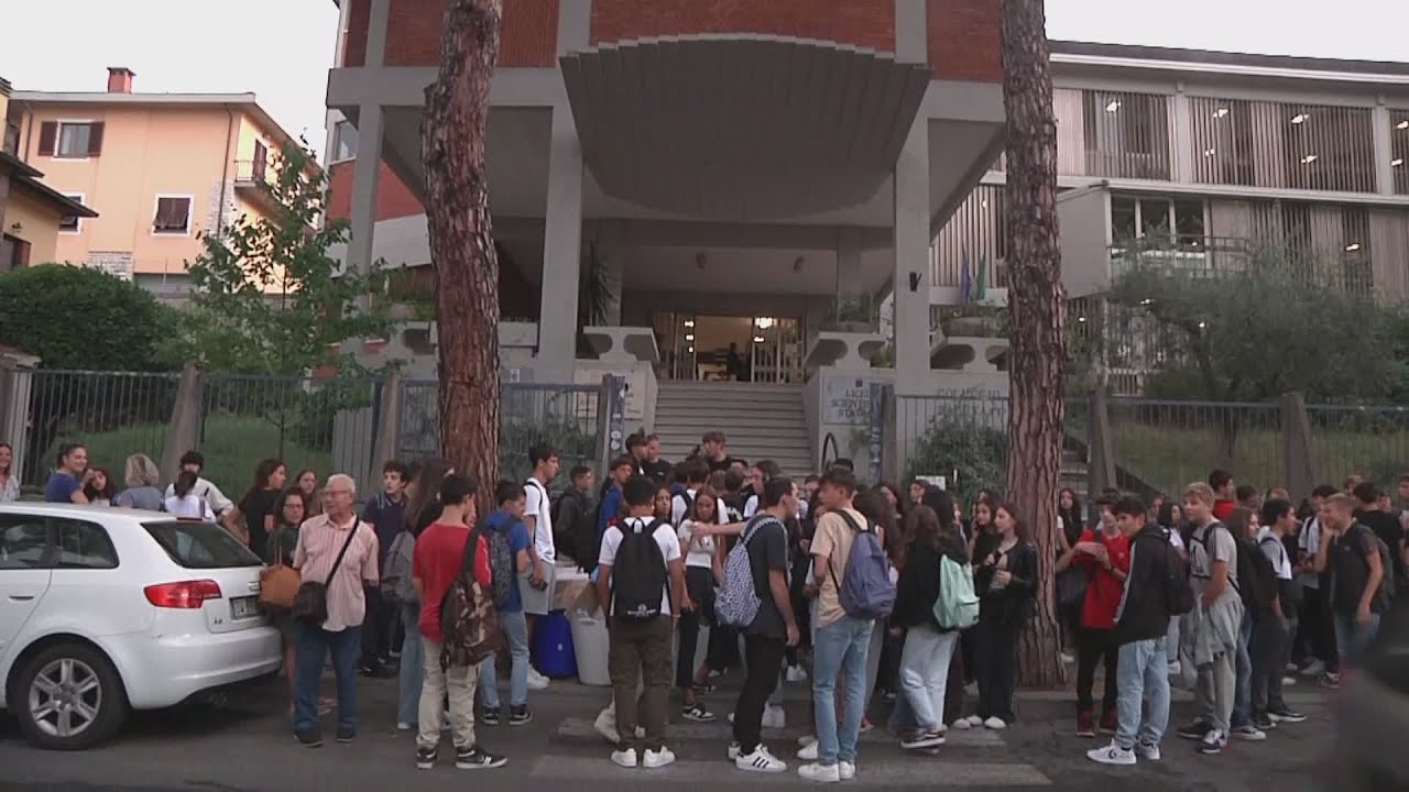 Primo giorno di scuola al liceo 