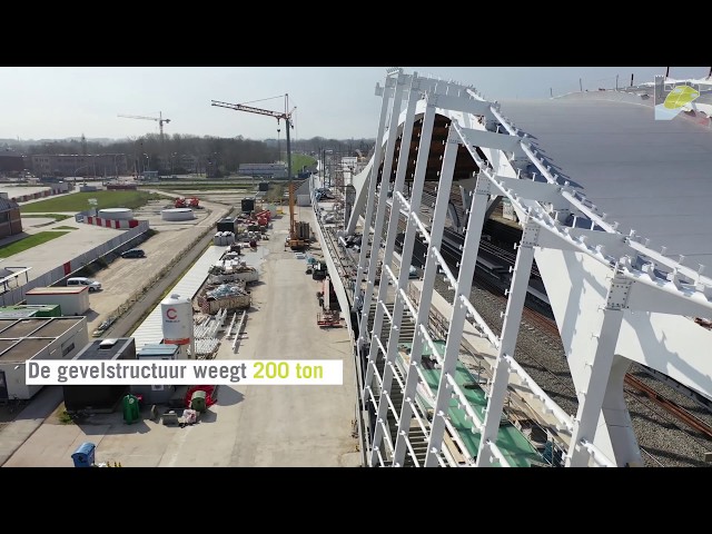 De gevelstructuur van het nieuwe station