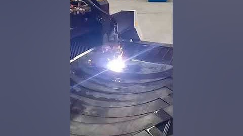 Máy cắt CNC EMC -2000 cắt thép đen tại Hải Dương