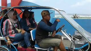 Odong2 Dan Seafood Di Pantai Suwuk