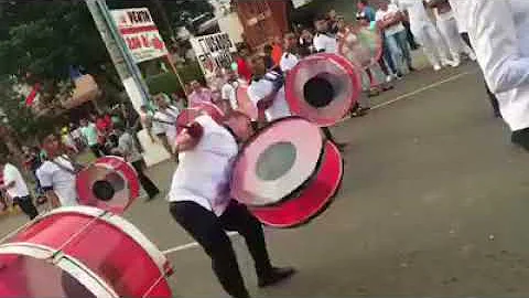 Brus Yahel Arispe tremendo estilo en el bombo