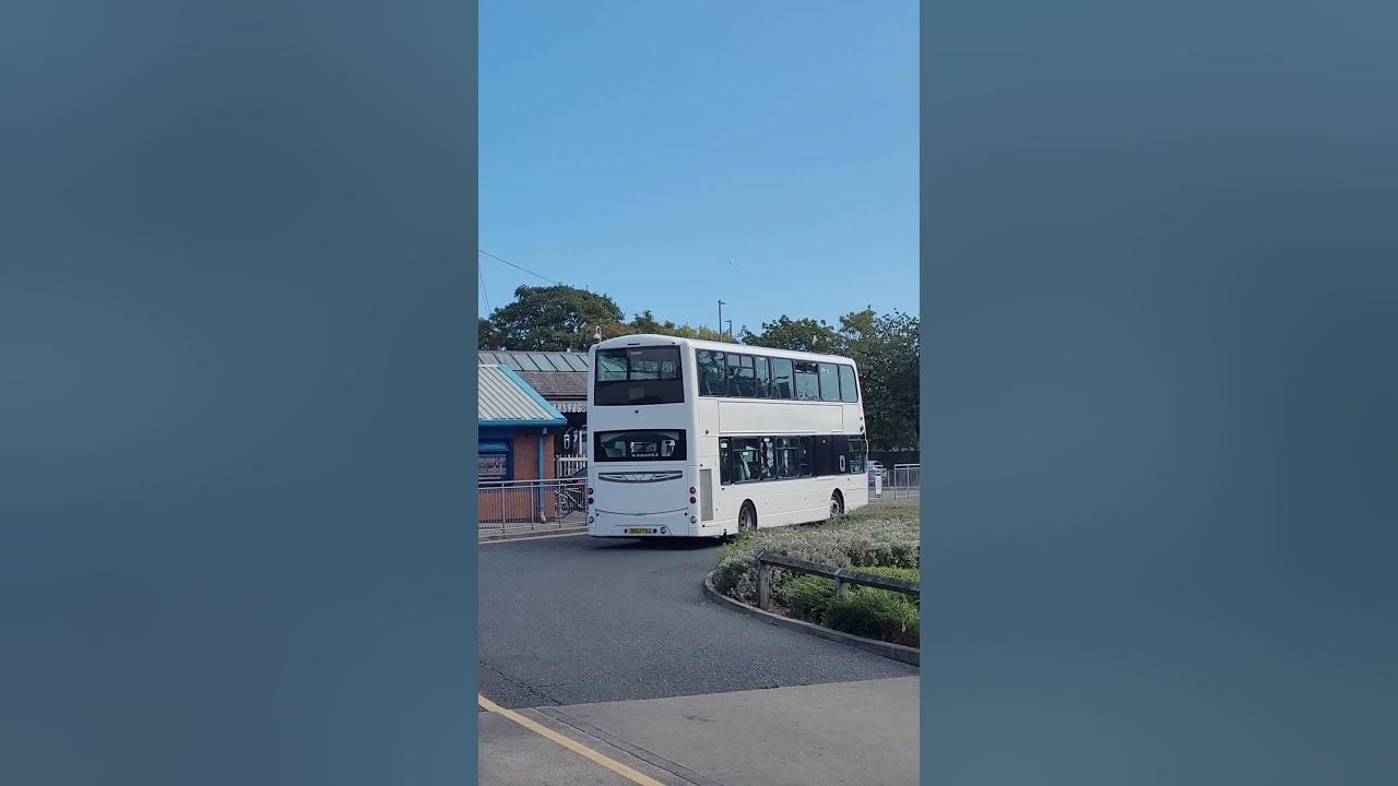 Brylaine Gemini 2 BX62 FOJ ex BorderBus leaving Skegness interchange on ...