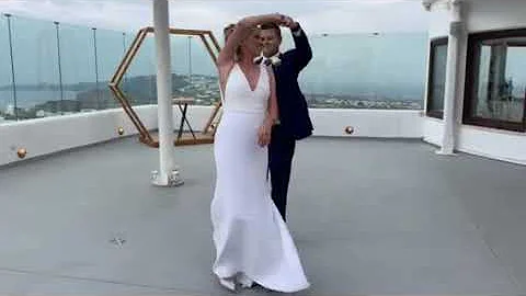 Beautiful Wedding Dance to "From Souvenirs to Souvenirs"