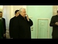 Ельцин плачет, когда отдаёт свою власть в Кремле Путину. Yeltsin crying when he left power to Putin