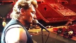 Video thumbnail of "Johnny en répétition sur "Diégo" à Bercy (1992)"