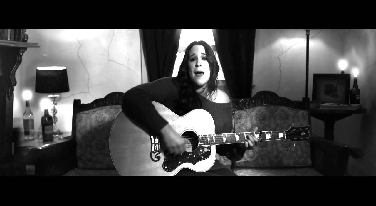 Guarda Catherine Britt - Always Never Enough (Official Video) su YouTube Guarda Catherine Britt - Always Never Enough (Official Video) su YouTube