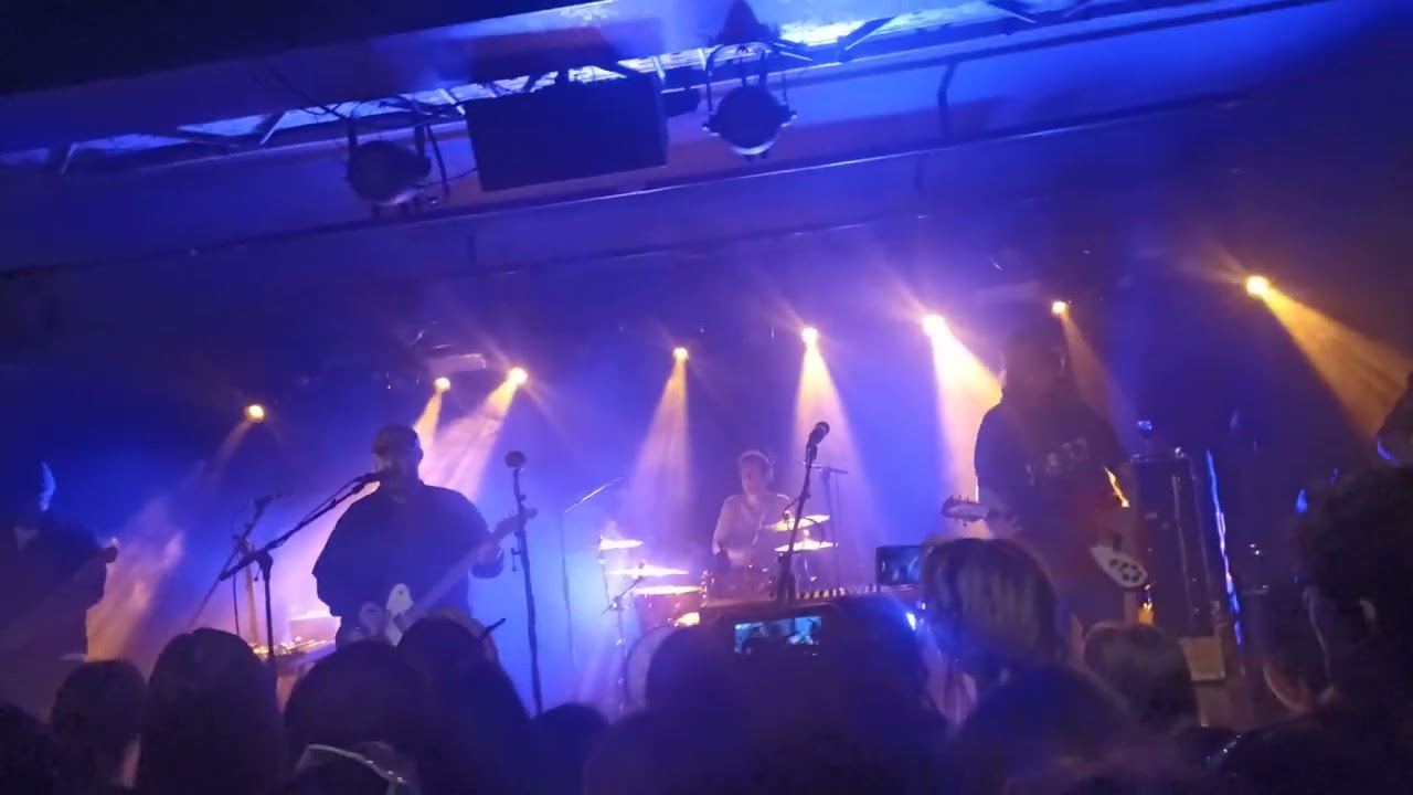 Panchiko - Stuck (Live in Trix, Antwerp / 2025) auf YouTube ansehen Panchiko - Stuck (Live in Trix, Antwerp / 2025) auf YouTube ansehen