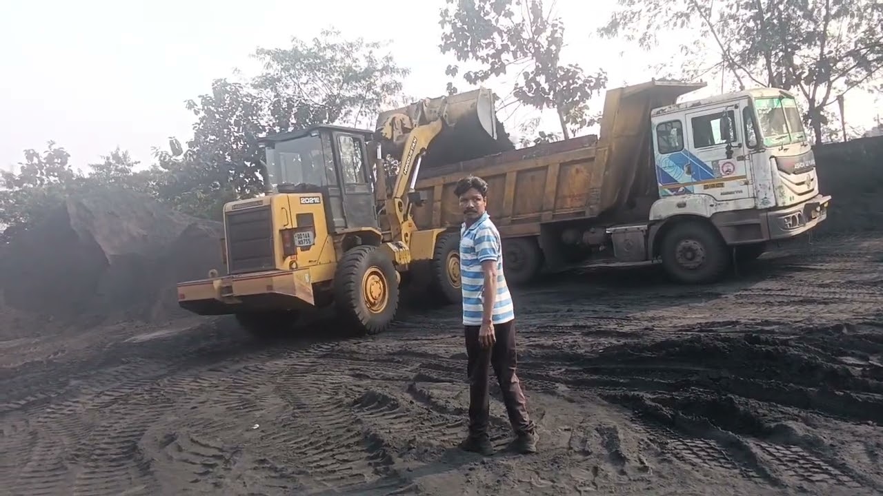 Tirkey brother gadi loud karke ekk gadi se 50 rupeya side incom kamatahai