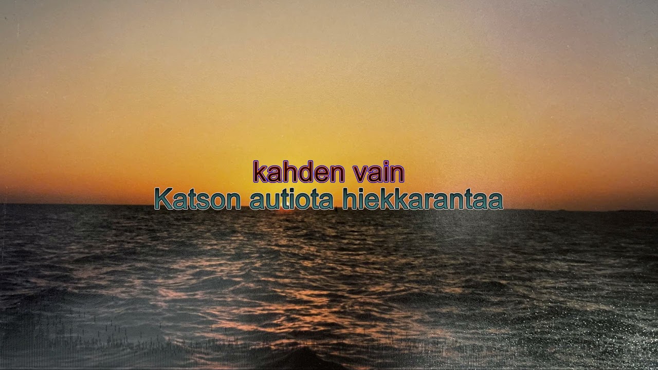 Katson autiota hiekkarantaa