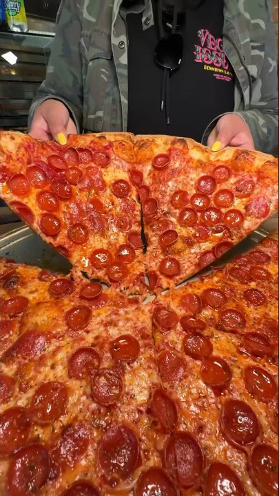 20 INCH NEW YORK STYLE PEPPERONI PIZZA at SLICE HOUSE SAN FRANCISCO